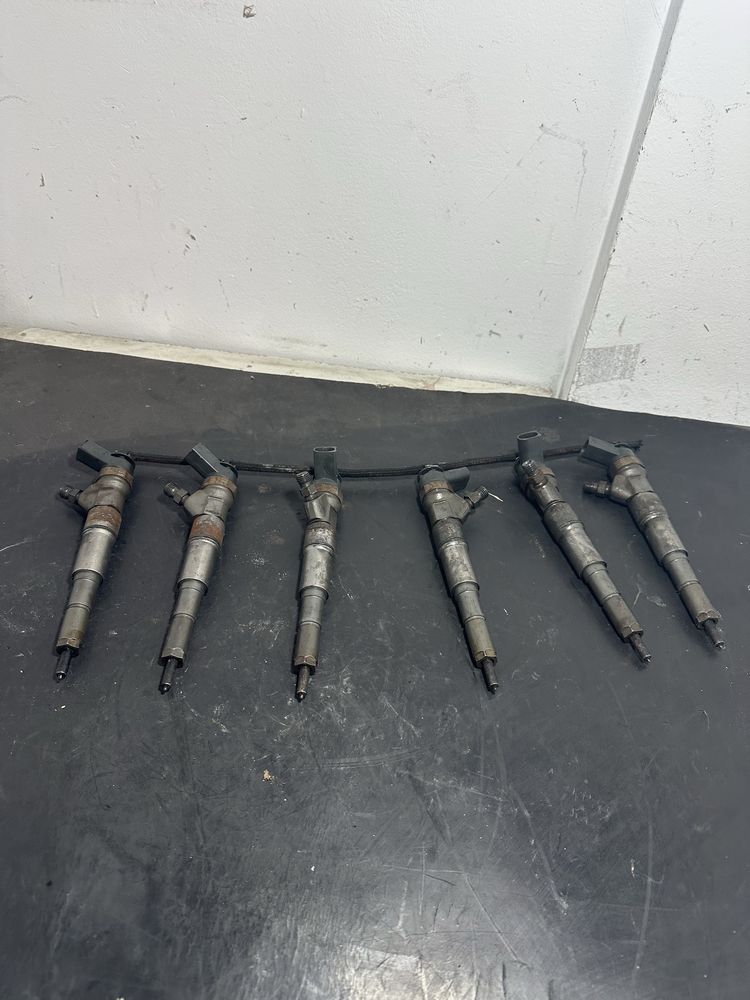 Injector injectoare BMW Seria 5 E60 E61 525d 177cp 2.5 diesel 7794652
