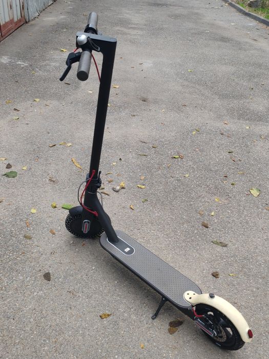 Trotineta Xiaomi arata foarte bine