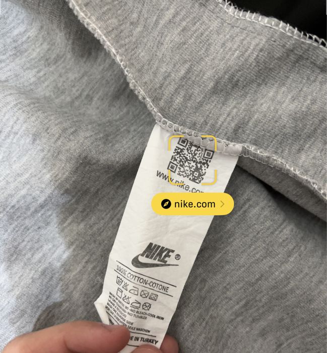 Tech Fleece aproape nou