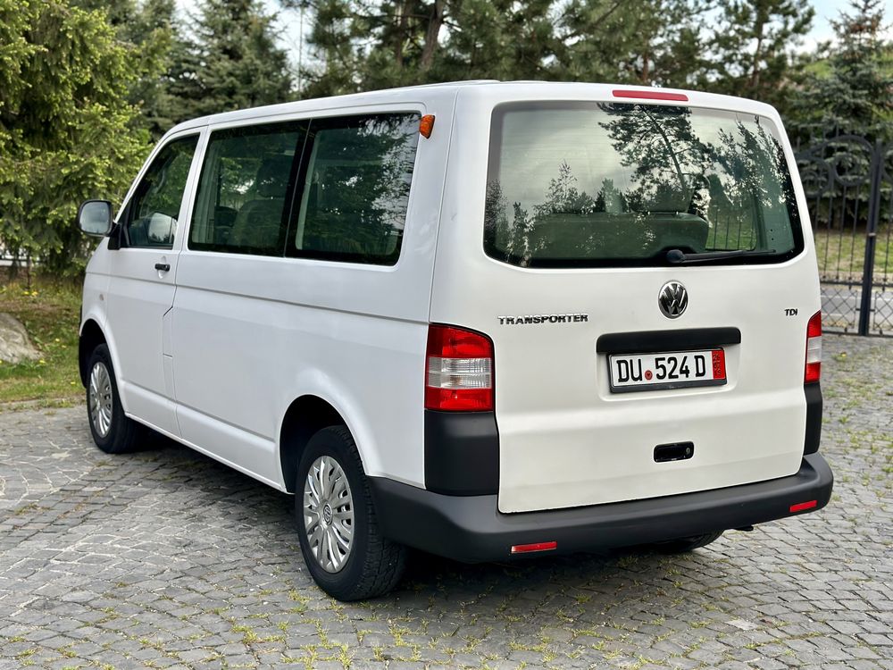 Volkswagen Transporter T5 Facelift 2.0 tdi 8+1 locuri model2012 Euro 5