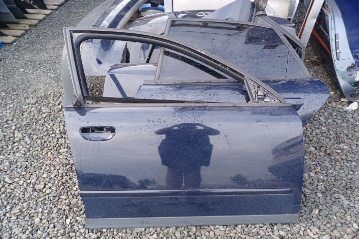 Usa fata dreapta Audi A4 B6  [din 2000 pana  2005] seria Sedan 1.9 TDI MT (100 hp)