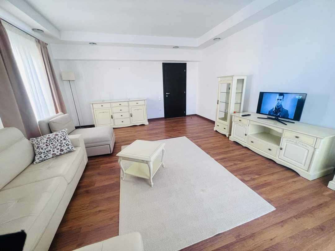 Apartament 3 camere inchiriat Cosmopolis