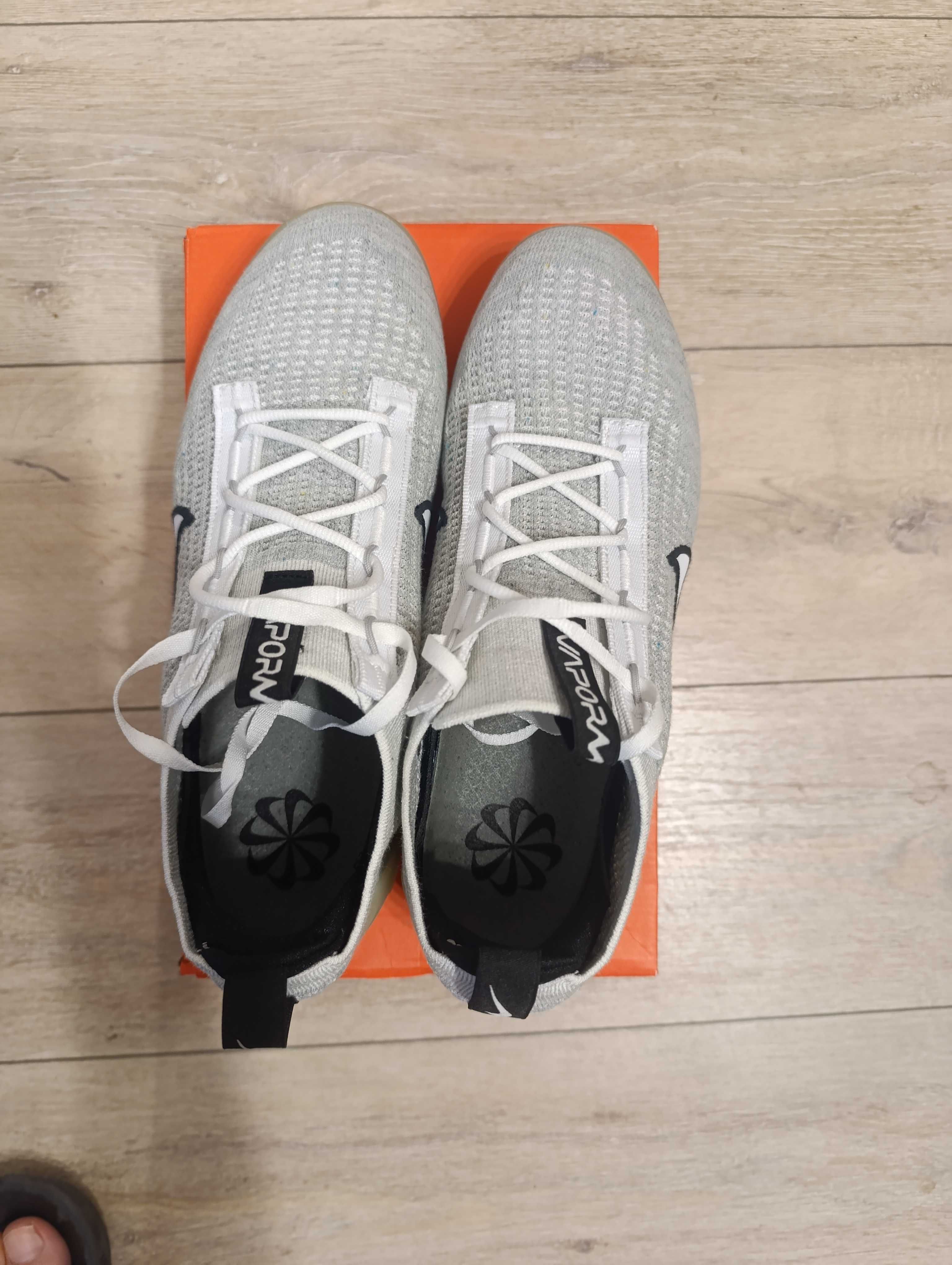 Продавам Оригинални  НОВИ Nike Vapormax 44.5