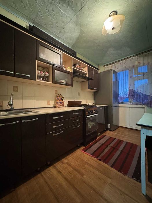 3-комн. квартира, 58м², р-н Садовая.