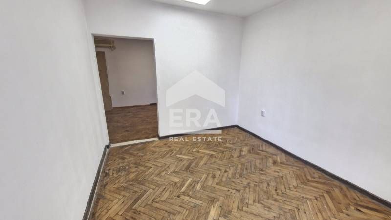 Дава се под наем Магазин в Варна, ВИНС - 30 кв.м за 1500 € - Снимка #1