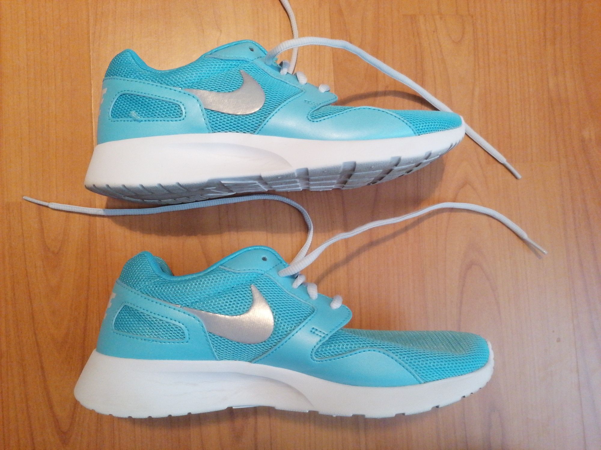 Маратонки Nike KAISHI 40 wmns