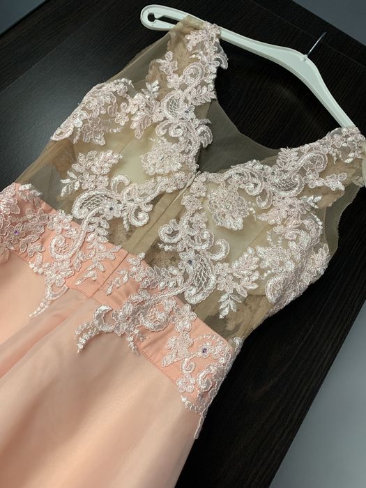 Rochie de seara cu aplicatii