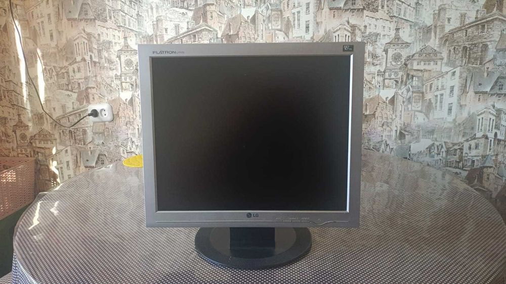 Монитор LG Fletron