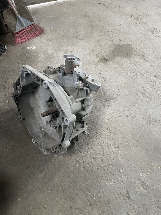 Cutie viteze opel zafira 1.9 6+1  cod 55186623