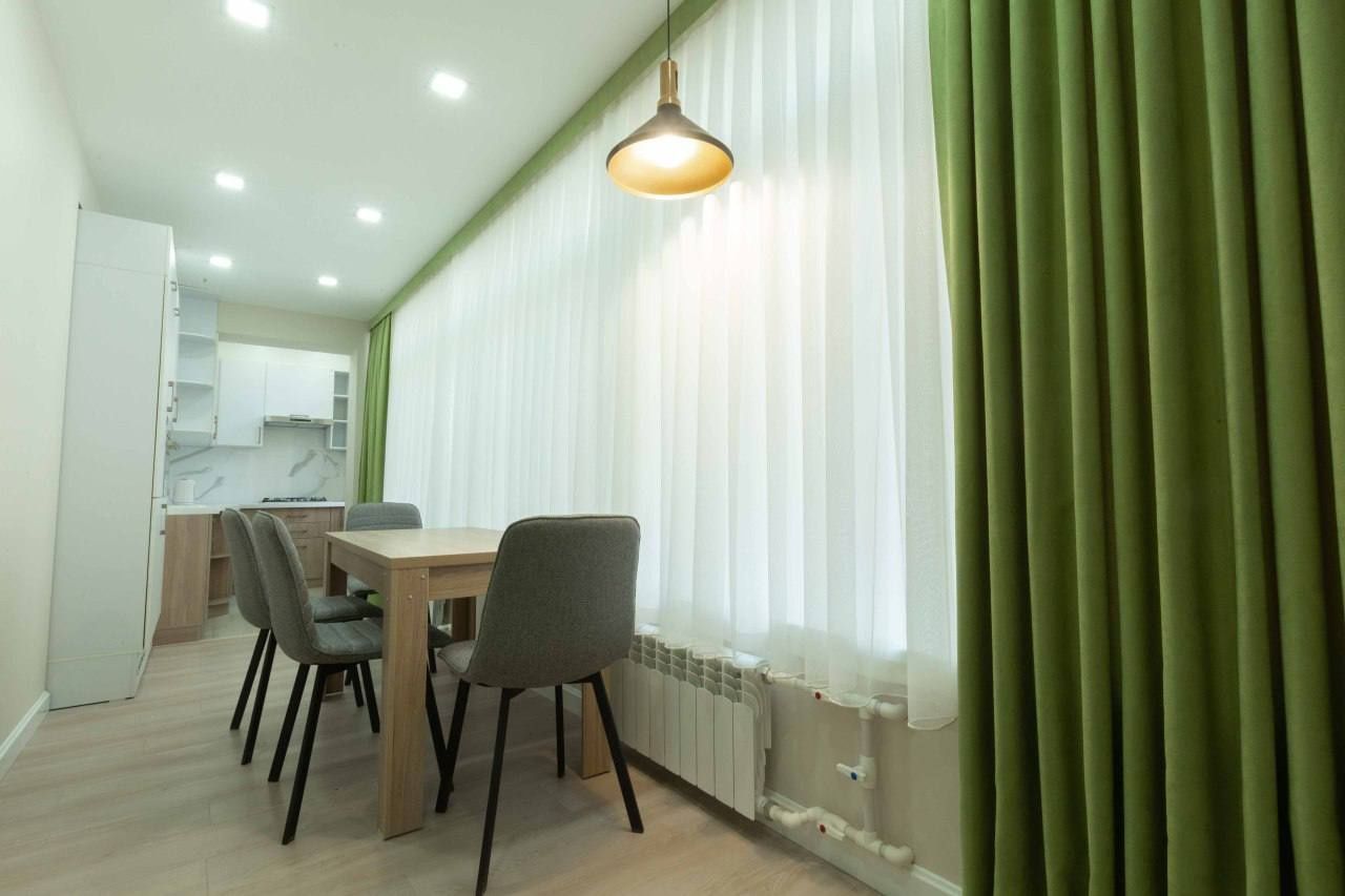 Продаётся квартира Цум 100 м² кафе BON ID: #3363