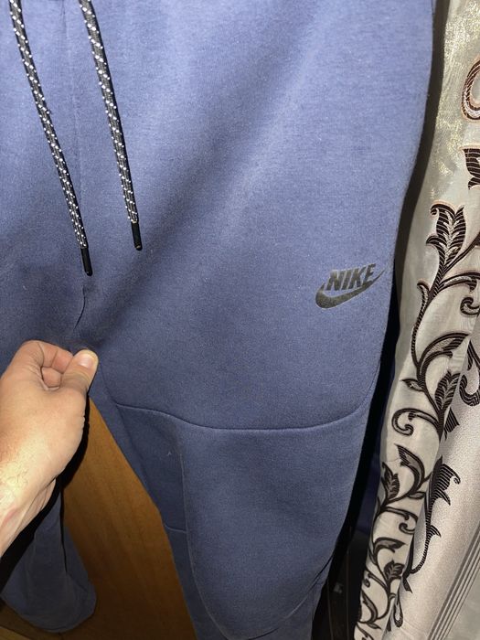 Vand pantaloni Nike Tech marimea L