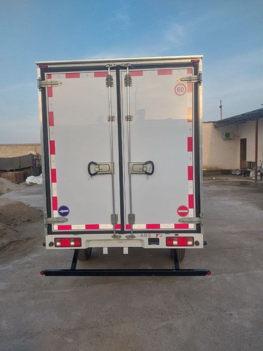 Йук фургон, Изометрик фургон, Рефрижератор урнатиш хизмати