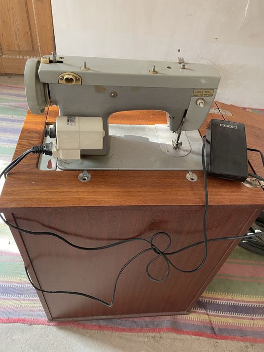 Швейная машинка Чайка 142-М