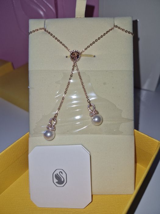 Колие Swarovski        .