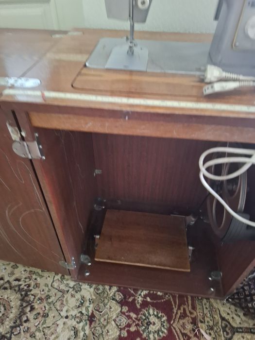 Швейная машинка  бытовая