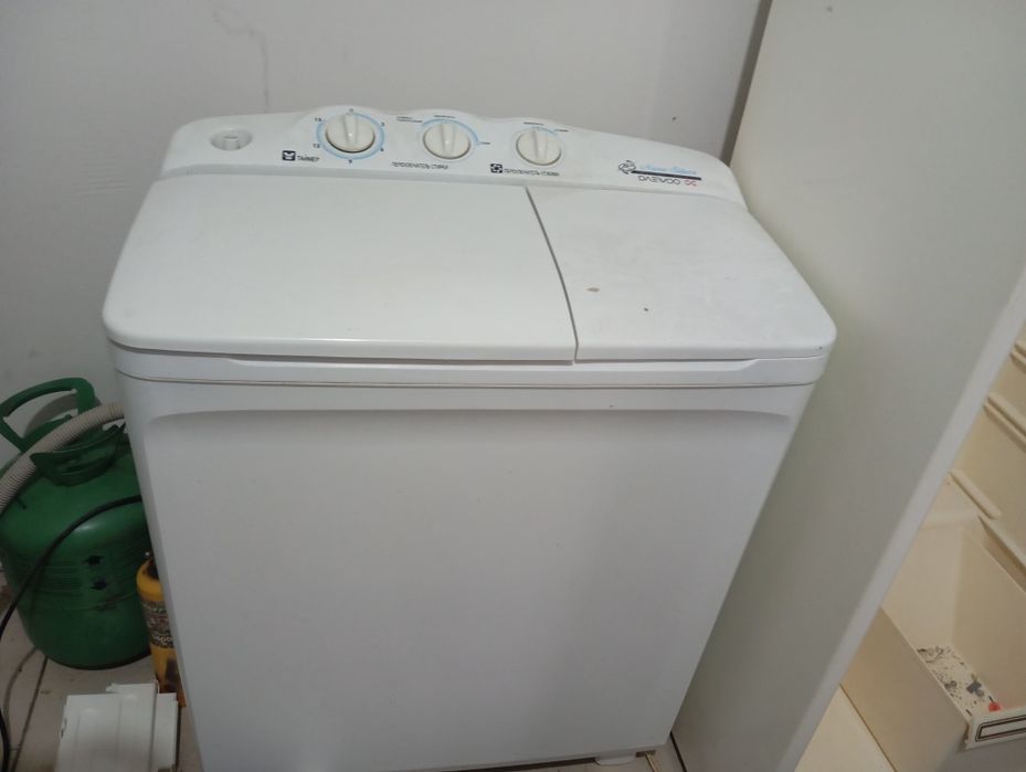Продам стиральную машину полуавтомат