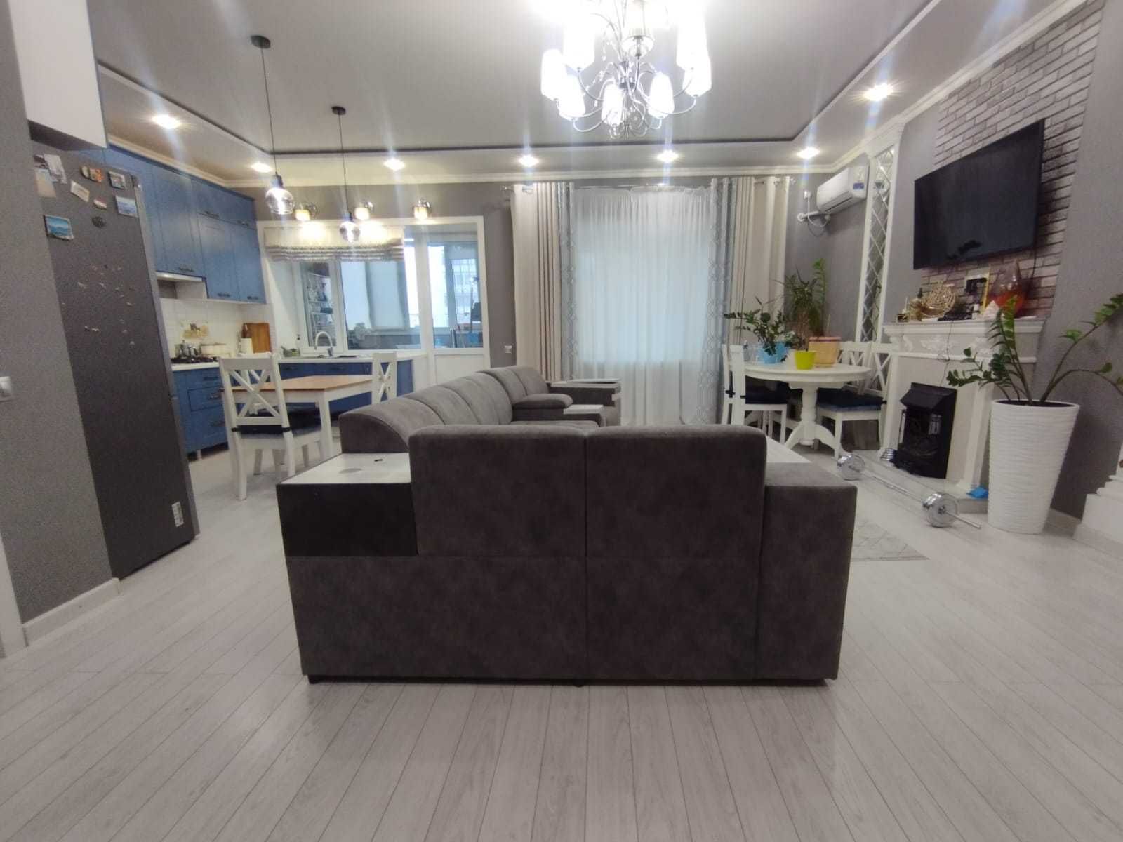 Продается 3 ком квартира студия в 4 микр