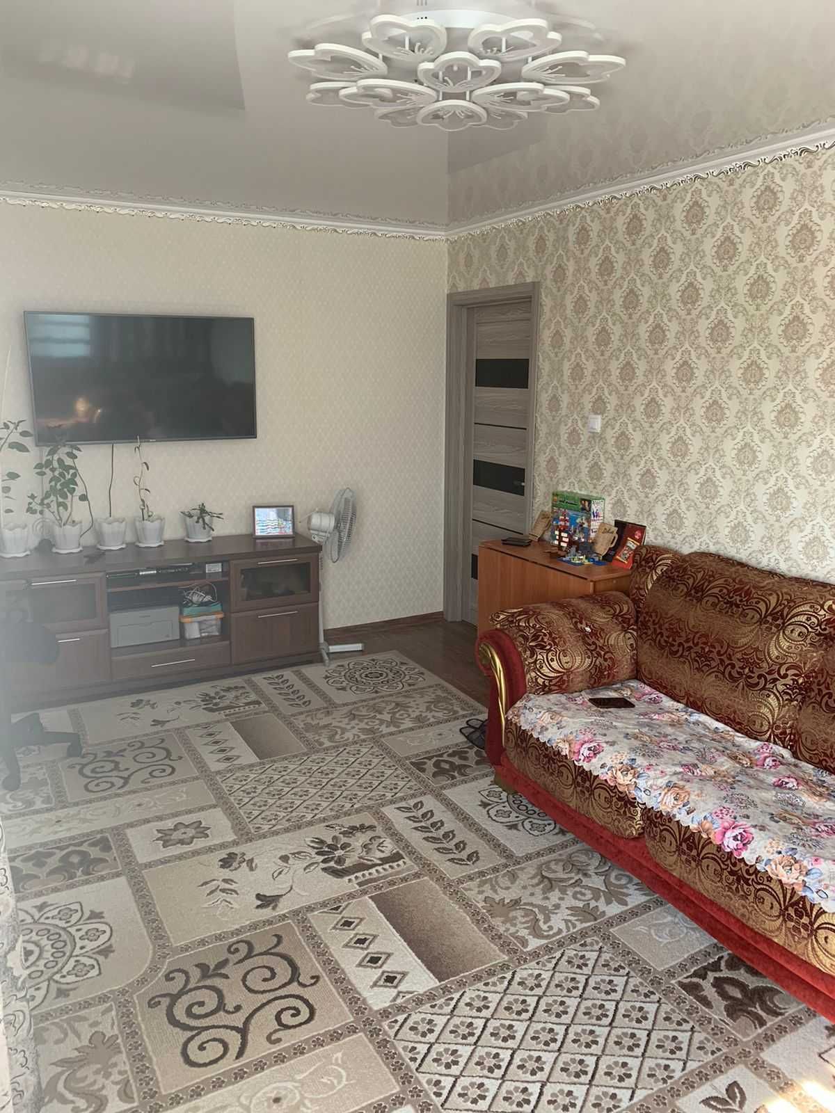 Продам 2х комнатную квартиру в центре!
