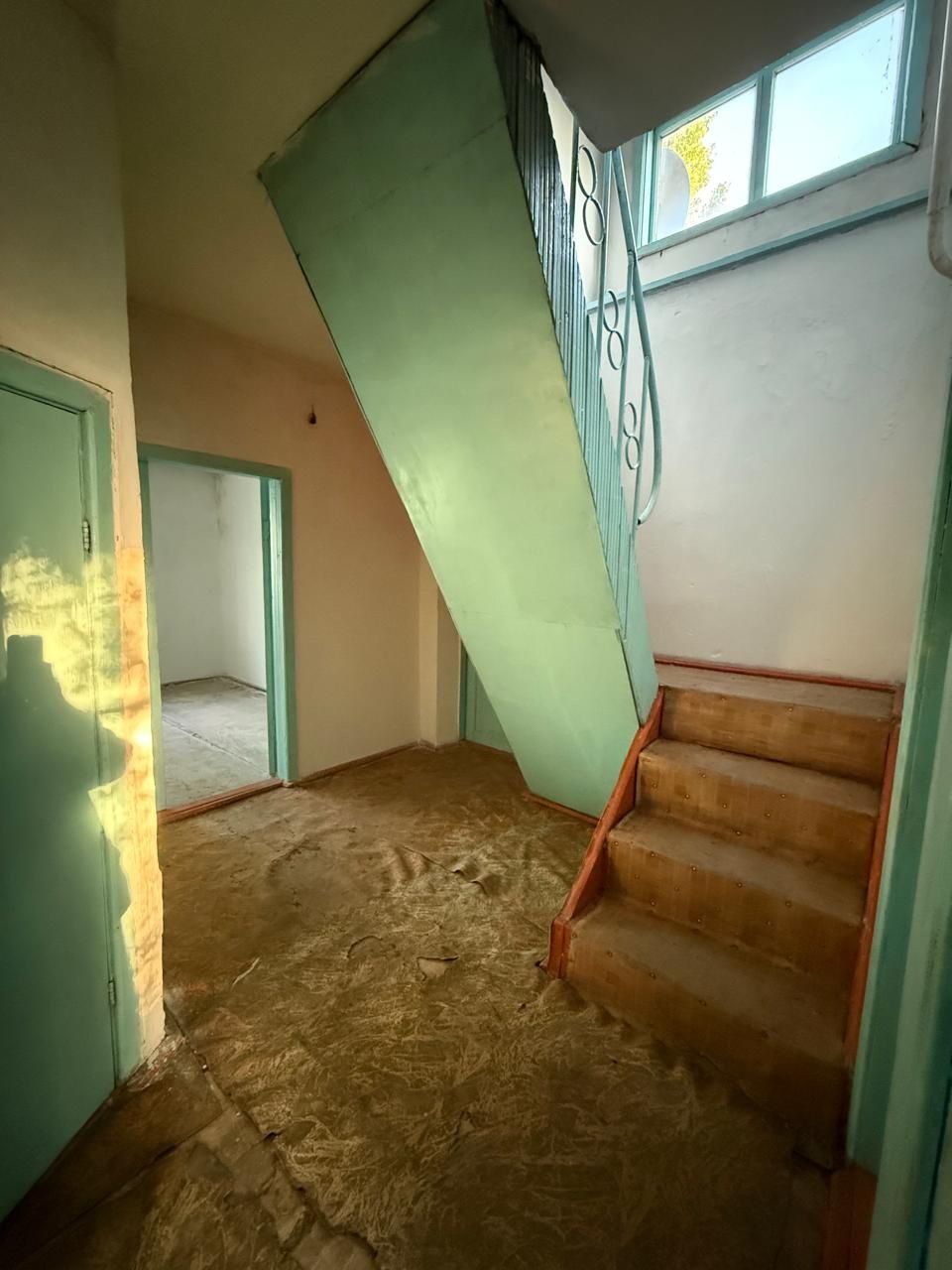Продаётся дом двух уровней