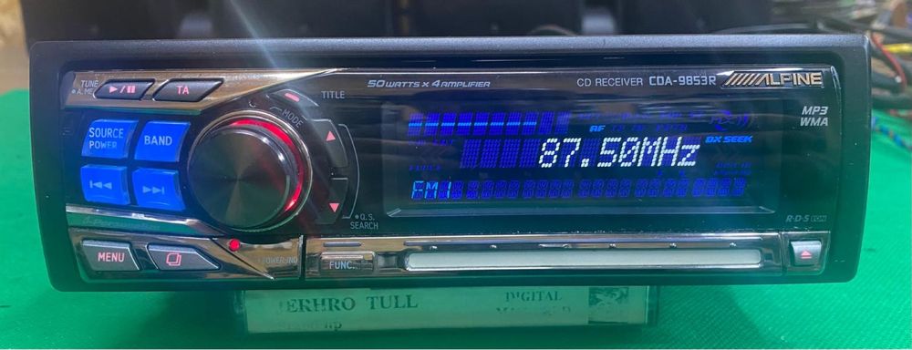 CD player auto Alpine CDA 9853 Top sunet