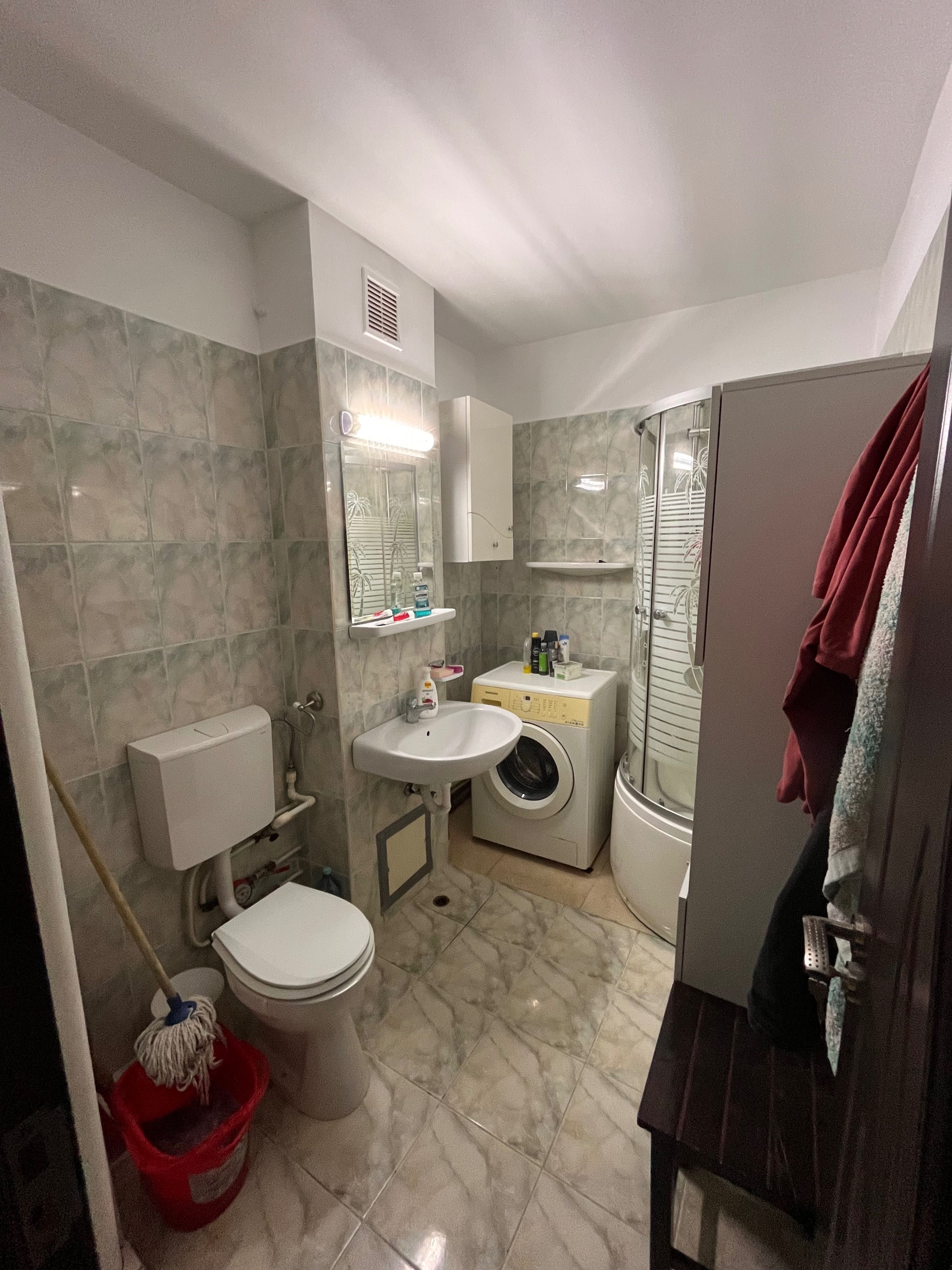 Apartament 2 camere decomandat de vanzare