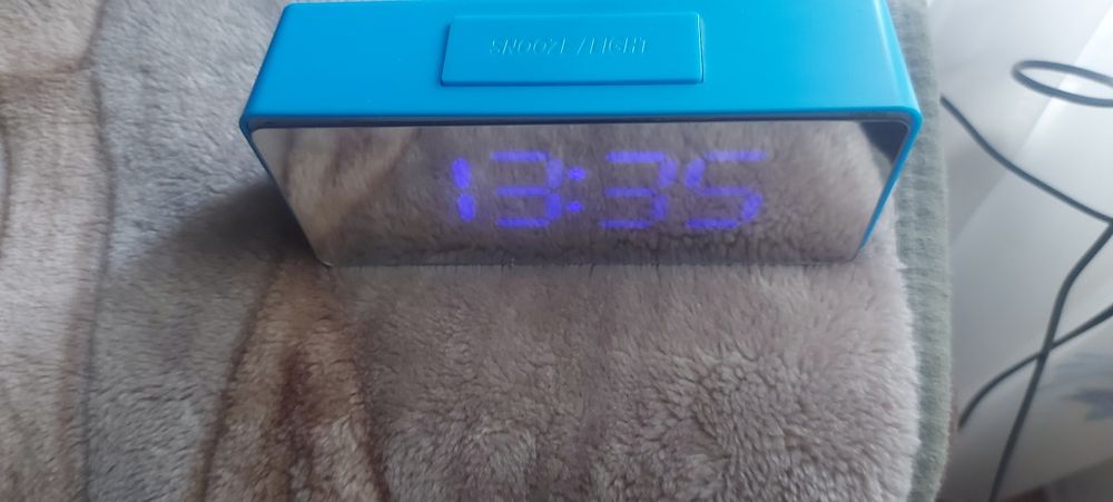Продам настольные часы