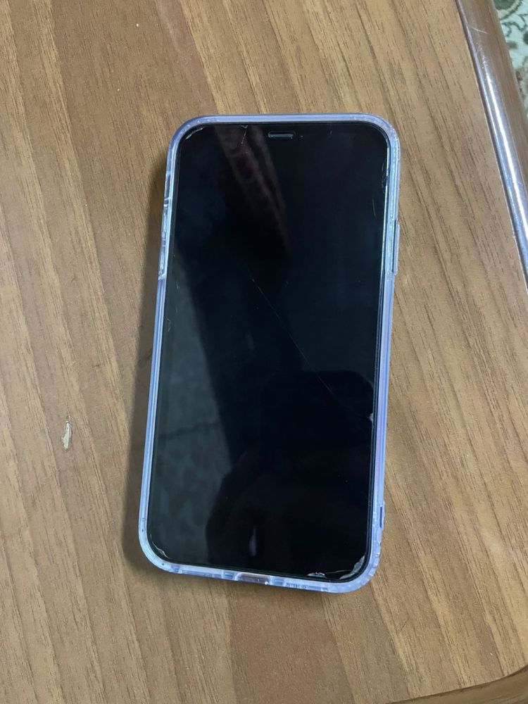 Продам iPhone XR в идеальном состоянии