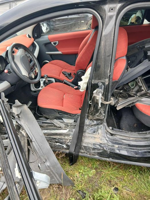 Vând Smart forfour pentru dezmembrări