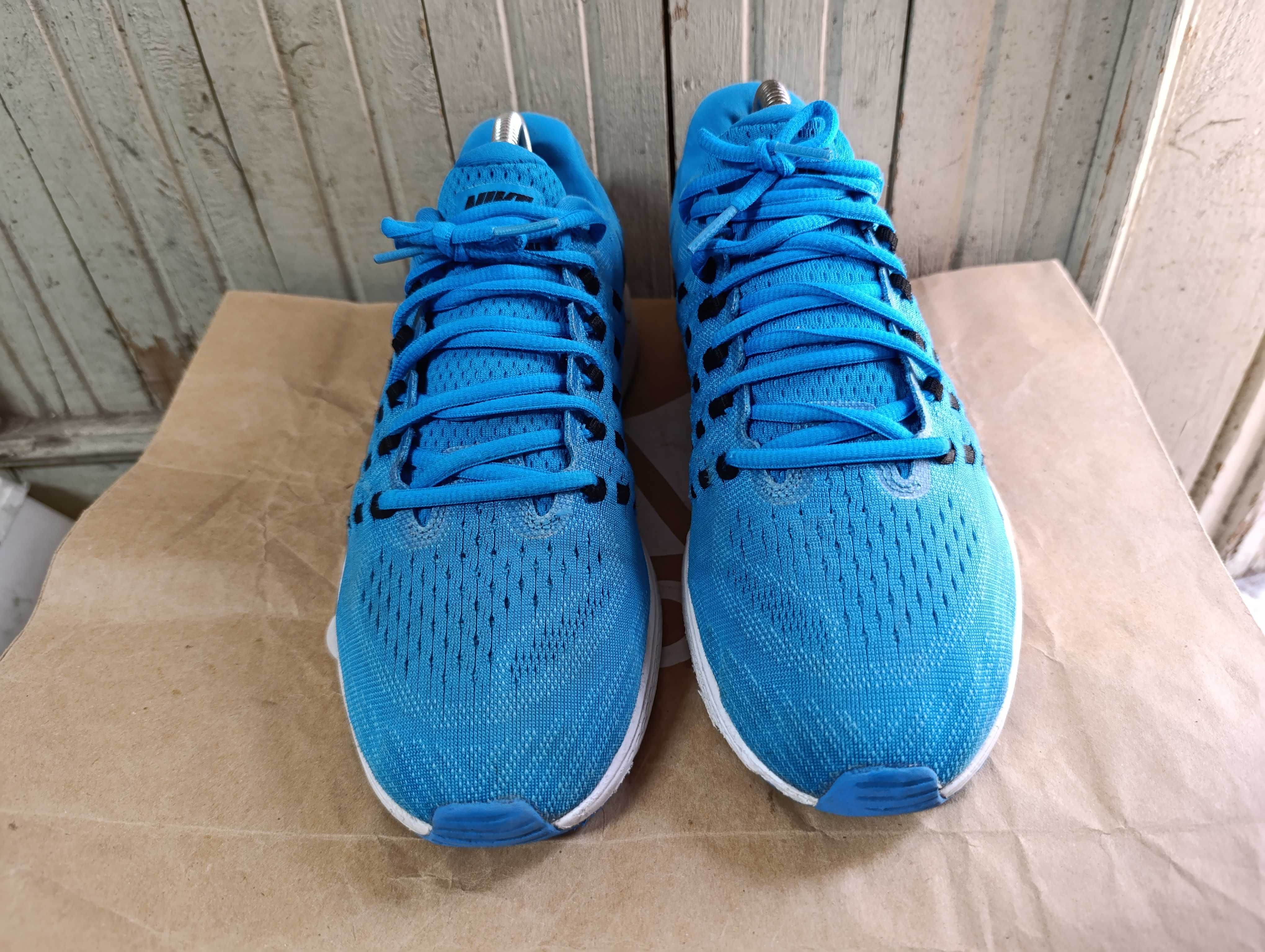 ''Nike Zoom Vomero 11''оригинални маратонки 43 номер