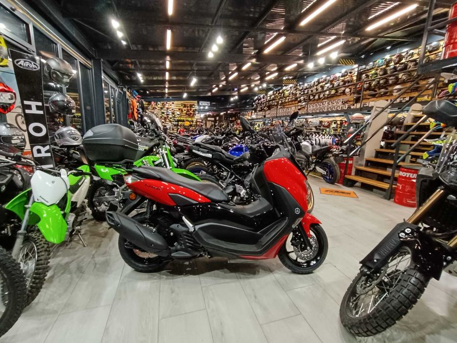 Yamaha NMax 125 + topbox+parbriz-se conduce cu B-stoc EST BIKE Campina