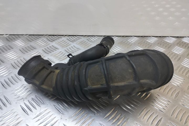 Furtun admisie aer Ford Fiesta a 5-a generatie