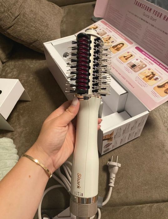 Perie Aer cald SmoothStyle Shark