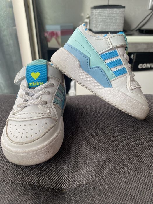 Бели маратонки Адидас