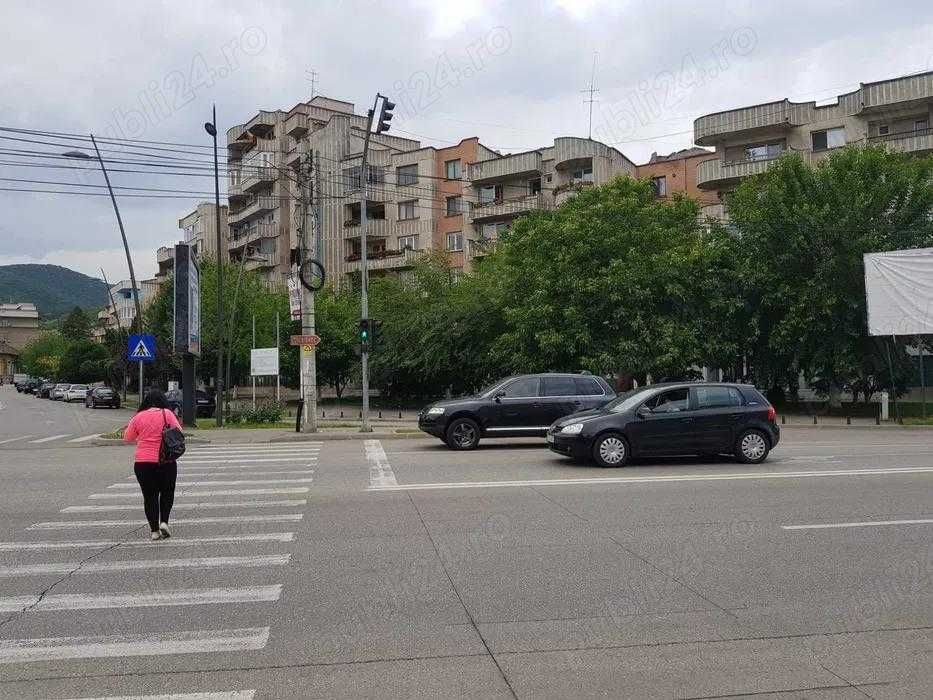 Inchiriez spatiu comercial,Deva, central