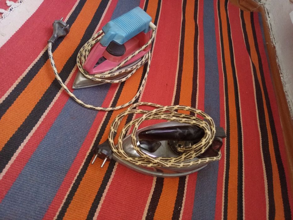 Продам  утюг советский