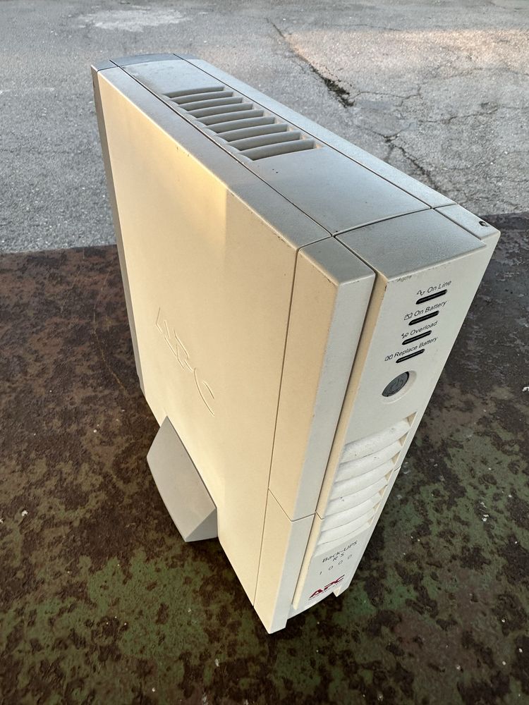 Ups Apc Back-UPS 1000