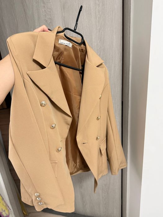 Дамски елегантен комплект сако и пола