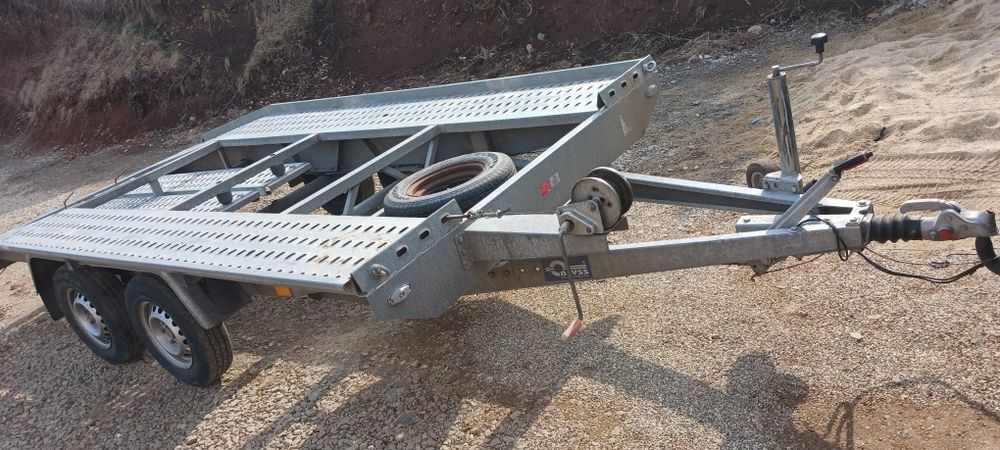 Închiriez platforma Alba