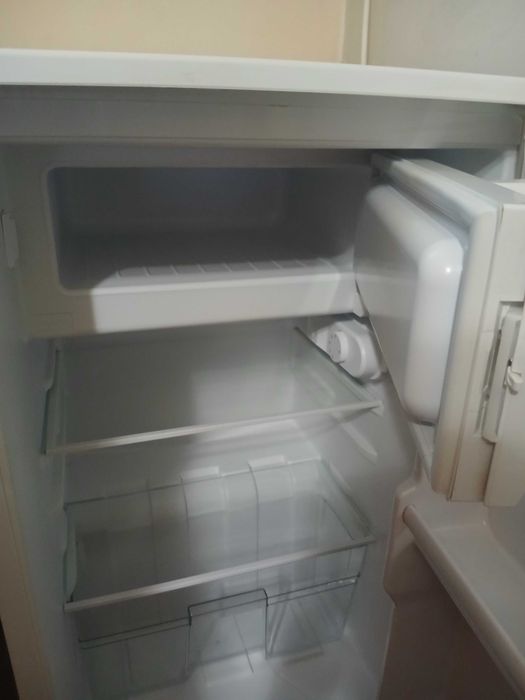 Малък хладилник  CROWN