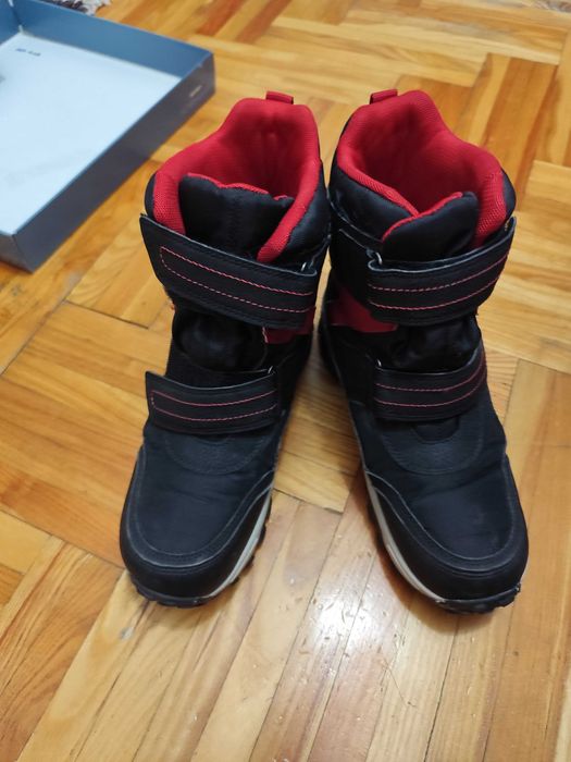 Продавам детски ботуши Geox номер 38