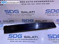 Bandou Ornament Capac Diafragma Stalp Usa Portiera Dreapta Spate VW Golf 7 2013 - 2017 Cod 5G9839910C