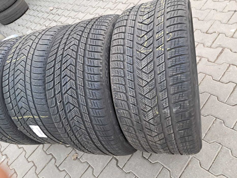 285 35 22 Anvelope iarna Pirelli Scorpion Winter
