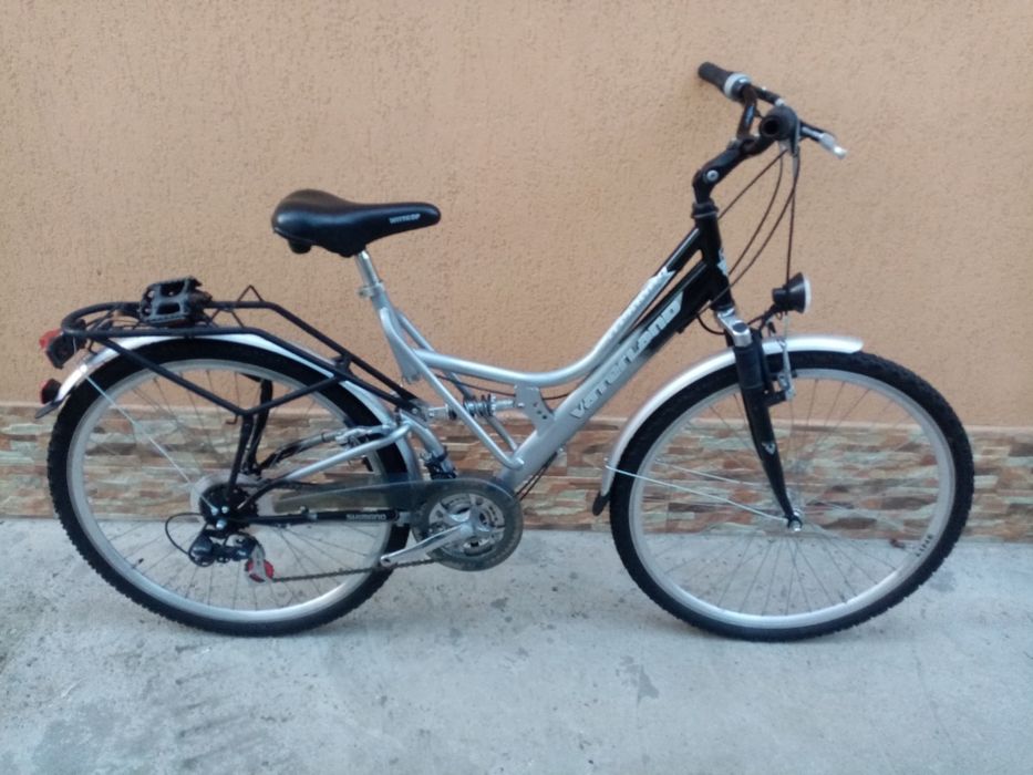 Role de dama cu suspensii