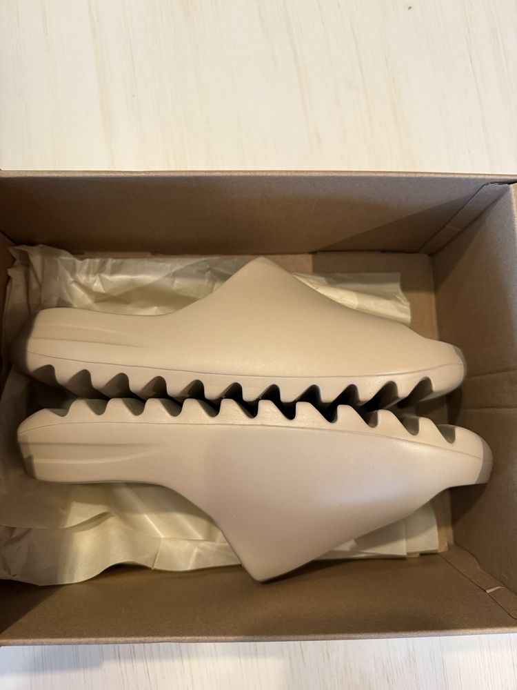 Adidas Yeezy slides