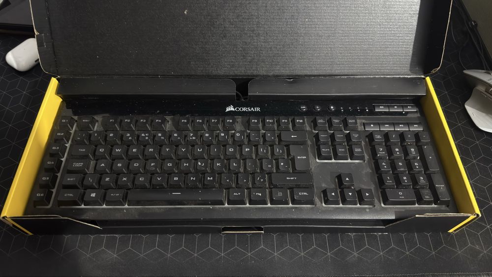 Tastatura RGB Corsair K55 - Layout UK