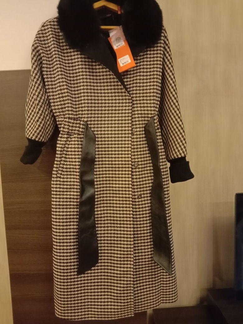 Женское пальто,новое,сорок восьмой размер