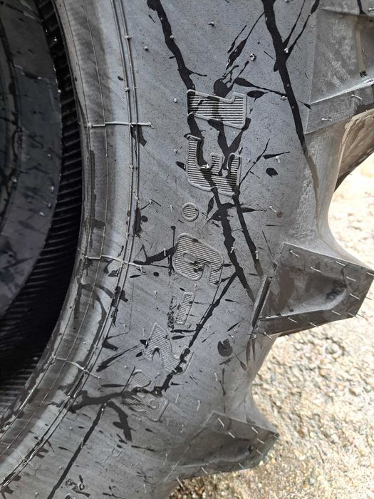 Anvelope de TRACTOR 13.6-28 marca ALLIANCE cu 8 pliuri cauciucuri noi