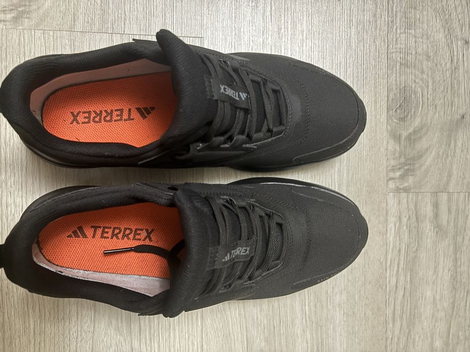 Vand adidasi Terrex