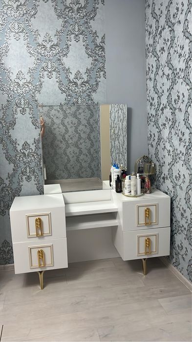 Туалетный столик