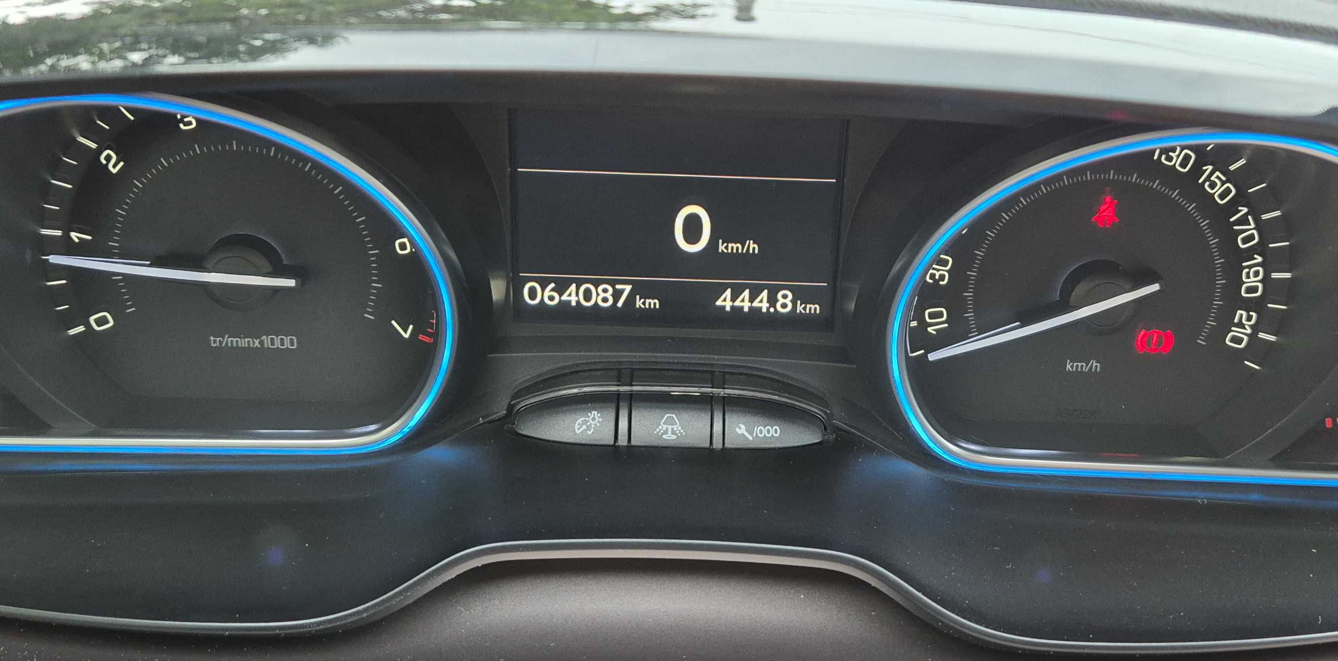 PEUGEOT 2008 ALLUR, 1,6 бензин, 2014г.